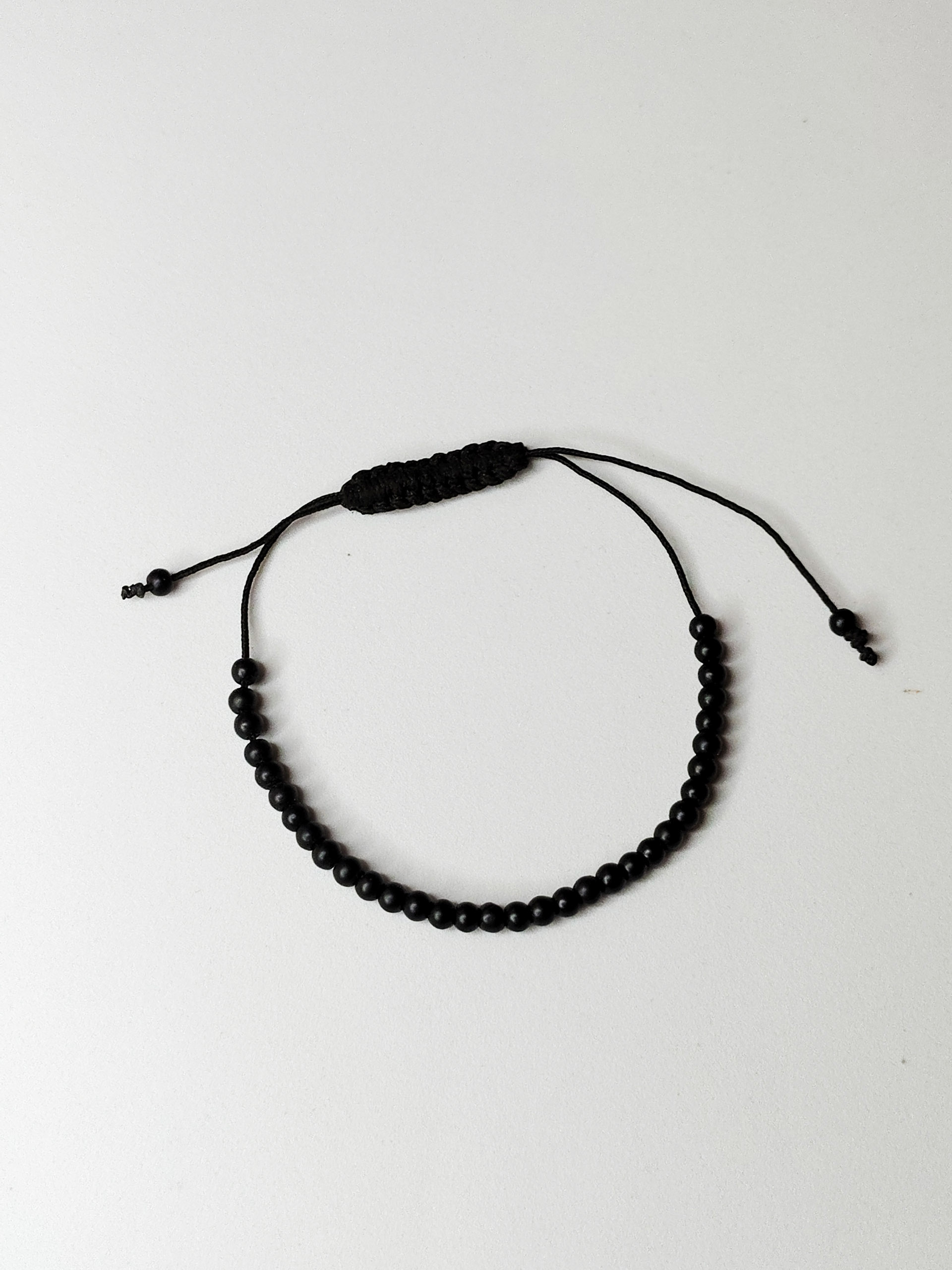 Minayer Minimalist Black Beaded