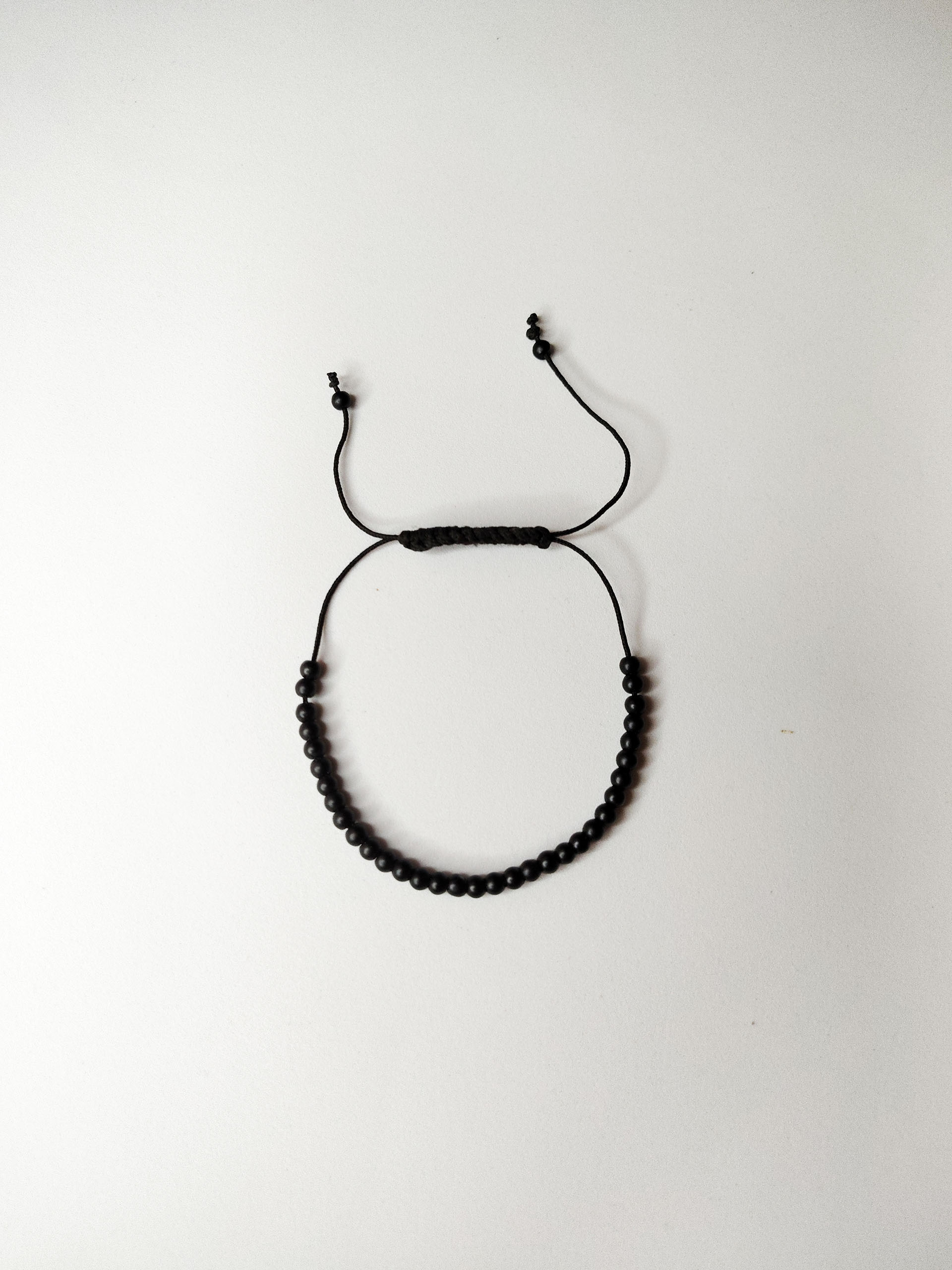 Minayer Minimalist Black Beaded