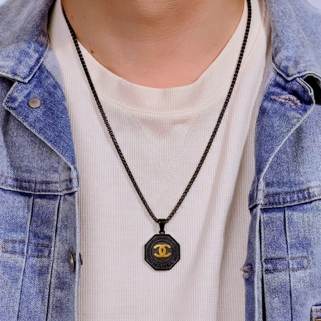 Men’s Premium Black Metal Pendant Necklace – Bold Fashion Chain for a Strong and Stylish Look